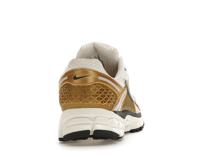 Vomero 5 Metallic Gold